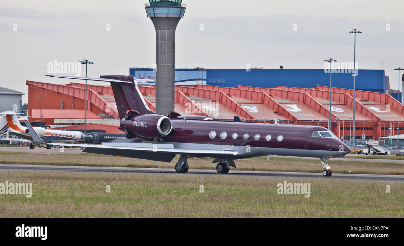 Gulfstream Aerospace Services SWR G550 N138GL arrivant à London-Luton Airport LHR Banque D'Images