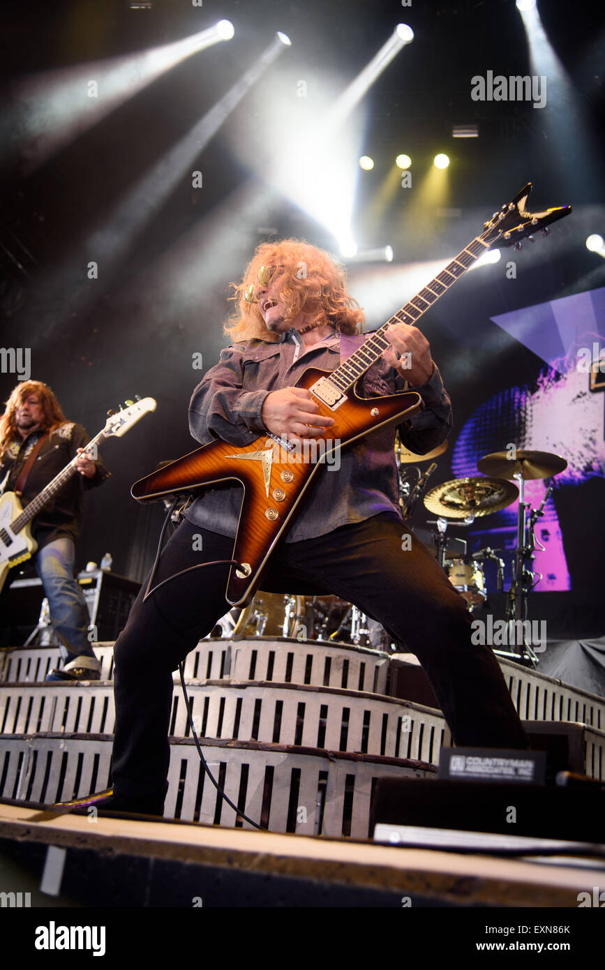 Toronto, Ontario, Canada. 14 juillet, 2015. Hard rock américain Tesla ouvert la nuit sur satge avant Def Leppard sold out show à l'Amphithéâtre Molson Canadian, à Toronto. Membres du groupe : Jeff Keith, FRANK HANNON, blé, TROY LUCCKETTA BRIAN, DAVE RUDE Crédit : Igor/Vidyashev ZUMA Wire/Alamy Live News Banque D'Images