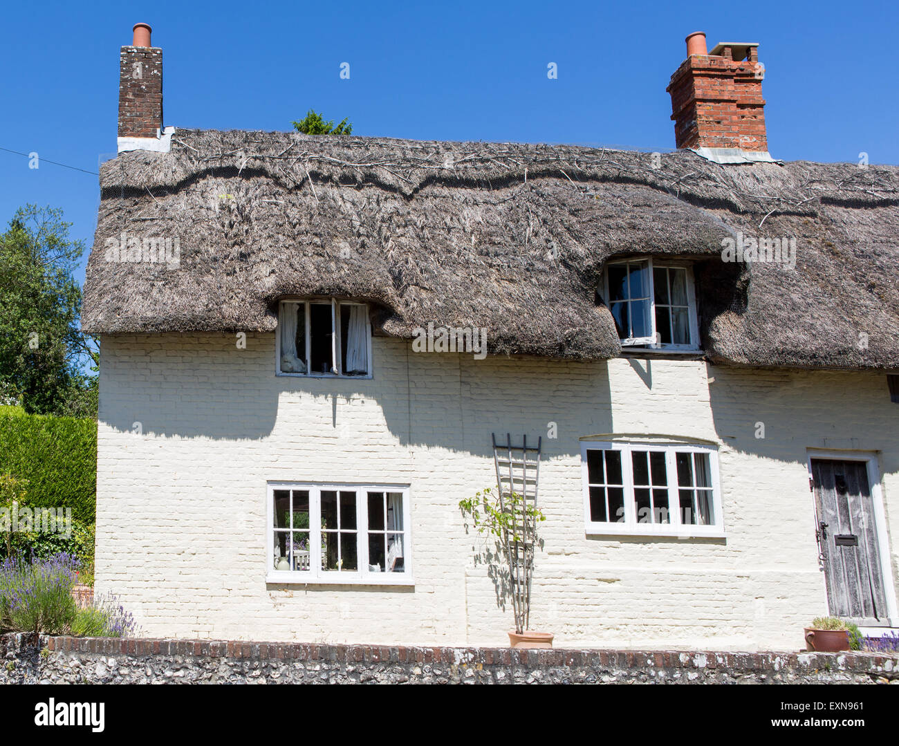 Thatched Cottage traditionnel Sussex UK Banque D'Images