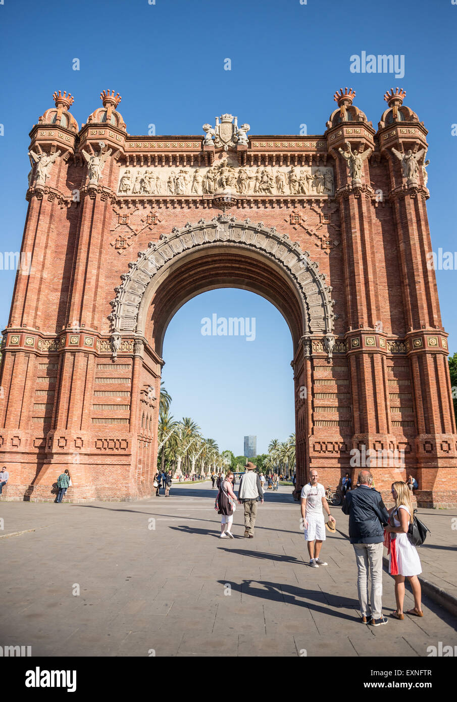 Arc de triomphe appelé Arc de Triomf construit pour l'Exposition Universelle de 1888 à Barcelone Passeig de Lluís Companys à Barcelone, Espagne Banque D'Images