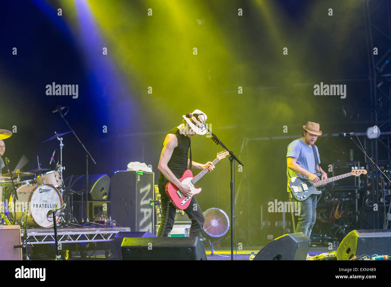 Great Tew, Oxfordshire, UK. 10 juillet, 2015. Henri Salvador sur scène à Cornbury festival 2015 Banque D'Images