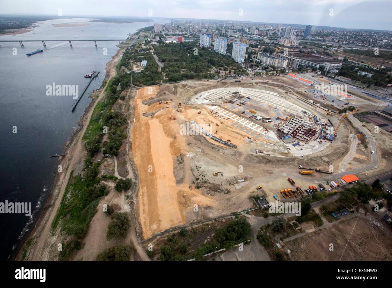 Volgograd. 15 juillet, 2015. Photo prise le 15 juillet 2015 montre la construction de l'emplacement de l'arène victoire dans Volgograd, Russie. La Russie accueillera la Coupe du Monde de Football Coupe du tournoi en 2018. © Li Ming/Xinhua/Alamy Live News Banque D'Images