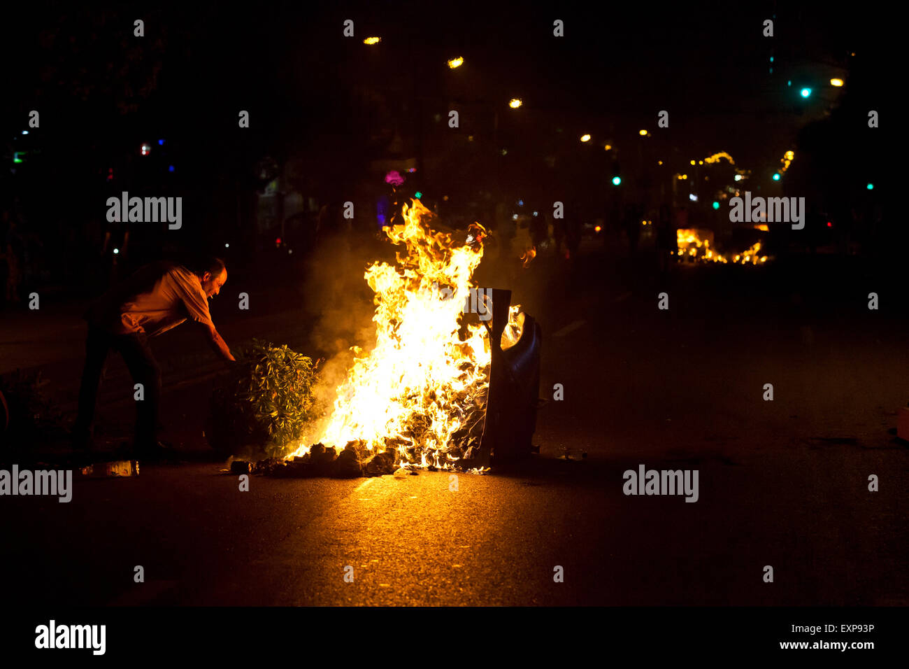 Athènes, Grèce. 15 juillet, 2015. Dommages causés par les anarchistes au cours de la lutte contre les manifestations d'austérité à Athènes alors que le 3e vote de renflouement est duscussed dans le parlement grec. Crédit : Martin Garnham/Alamy Live News Banque D'Images