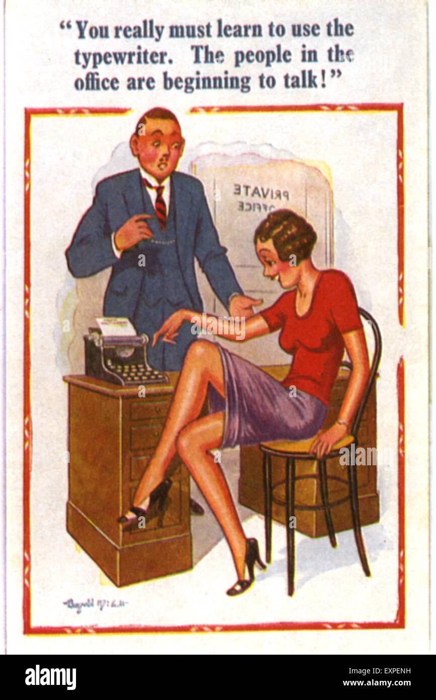 1940 UK Saucy Seaside Postcard Banque D'Images