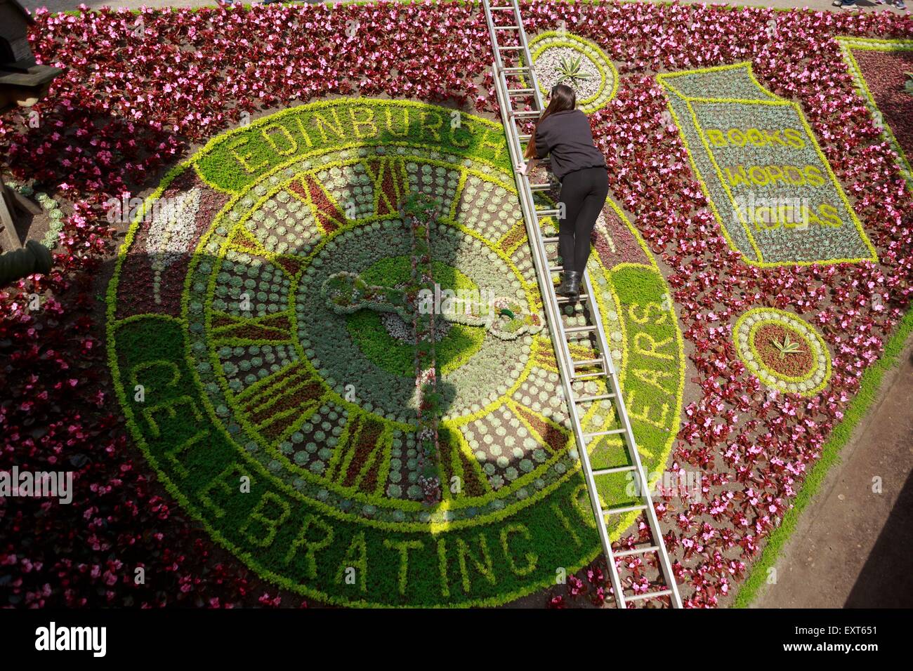 Edinburgh UK. 16 juillet. Horloge florale célèbre, qui fête cette année dix ans d'Edimbourg comme Ville UNESCO de la littérature. Édimbourg. Photo Jillian Denney. Pako Mera/Alamy Live News Banque D'Images