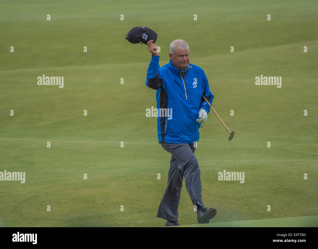 St Andrews, Fife, Scotland, UK. 16 juillet, 2015. Sandy Lyle approchant le 18ème green dans le premier tour de l'Open de golf Britannique 144e, St Andrews, Fife, Scotland, UK. 16/07/2015 Credit : Kirsty Robson/Alamy Live News Banque D'Images