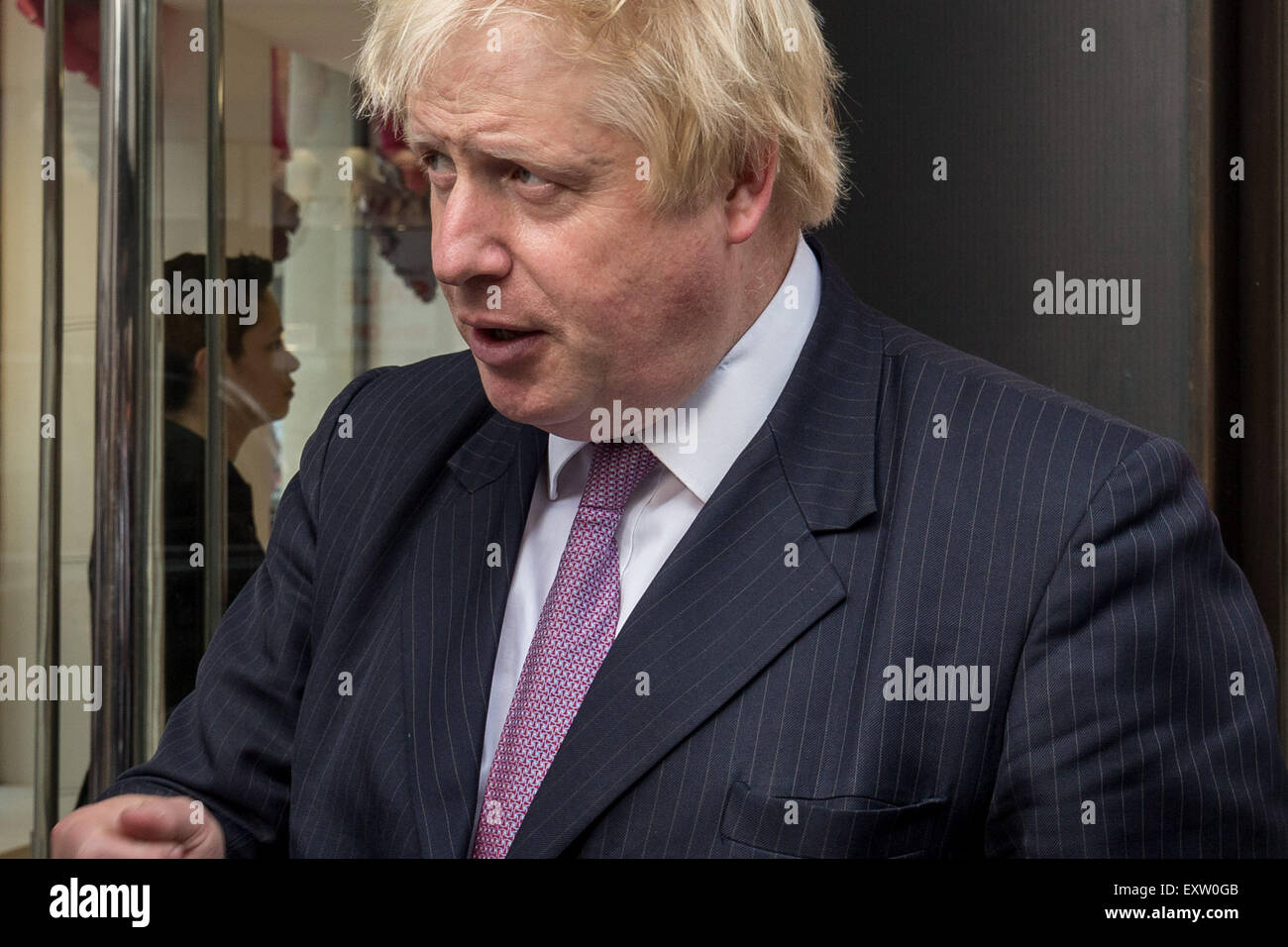 Londres, Royaume-Uni. 16 juillet, 2015. Maire Boris Johnson interviewé sur Bond Street Crédit : Guy Josse/Alamy Live News Banque D'Images