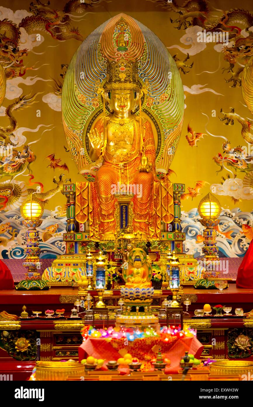 Statues, Buddha Tooth Relic Temple, Singapour, l'Asie Banque D'Images