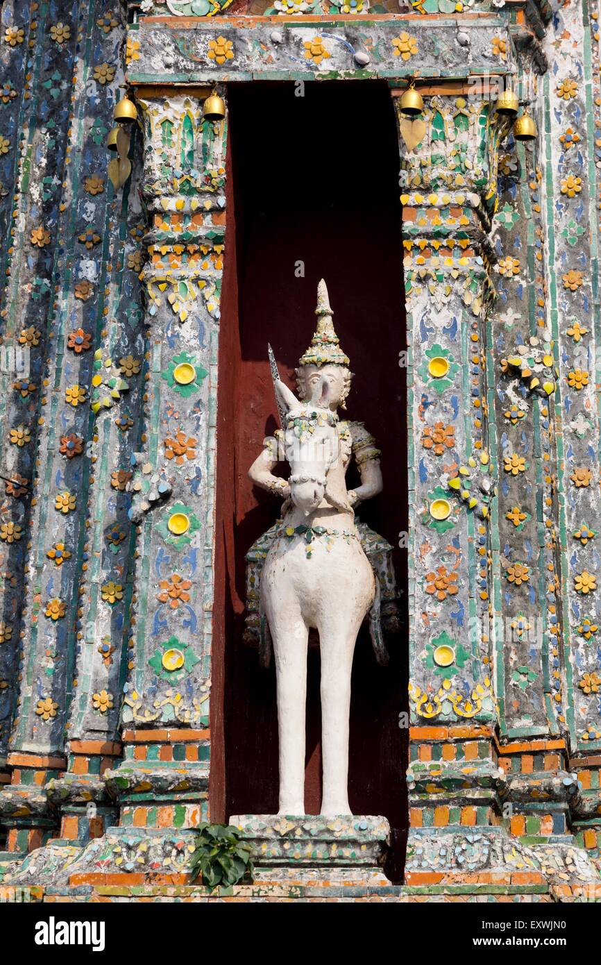 Prang, statues, Wat Arun, Bangkok, Thailande, Asie Banque D'Images