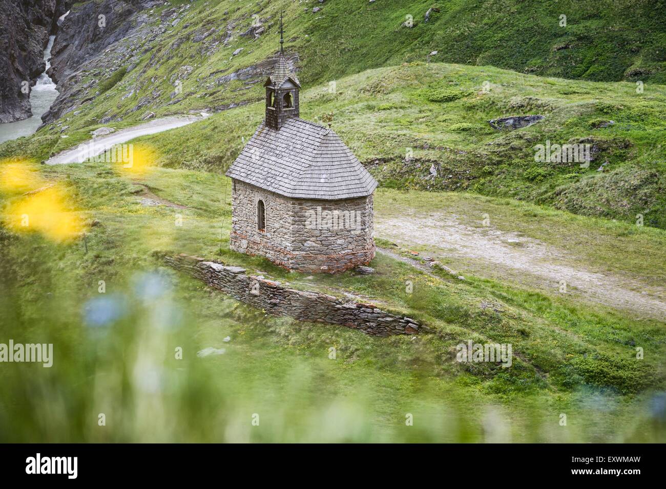 Petite chapelle de montagne haute route alpine du Grossglockner, Carinthie, Autriche Banque D'Images