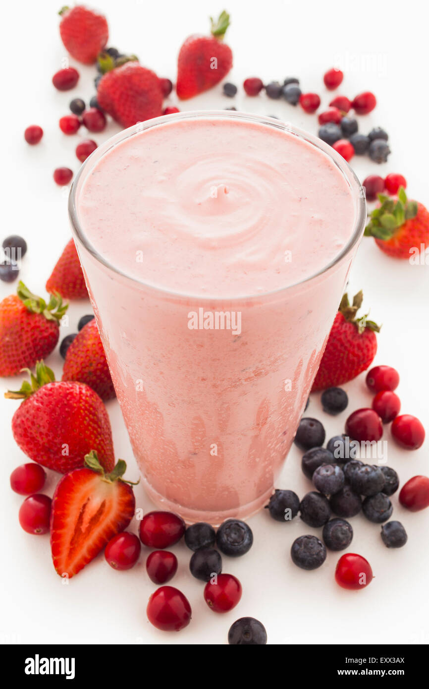 Smoothie aux petits fruits et fruits Banque D'Images