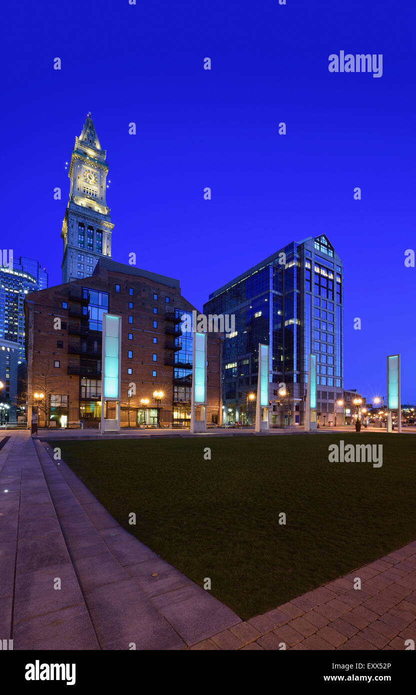 Rose Kennedy Greenway et tour de l'horloge Banque D'Images