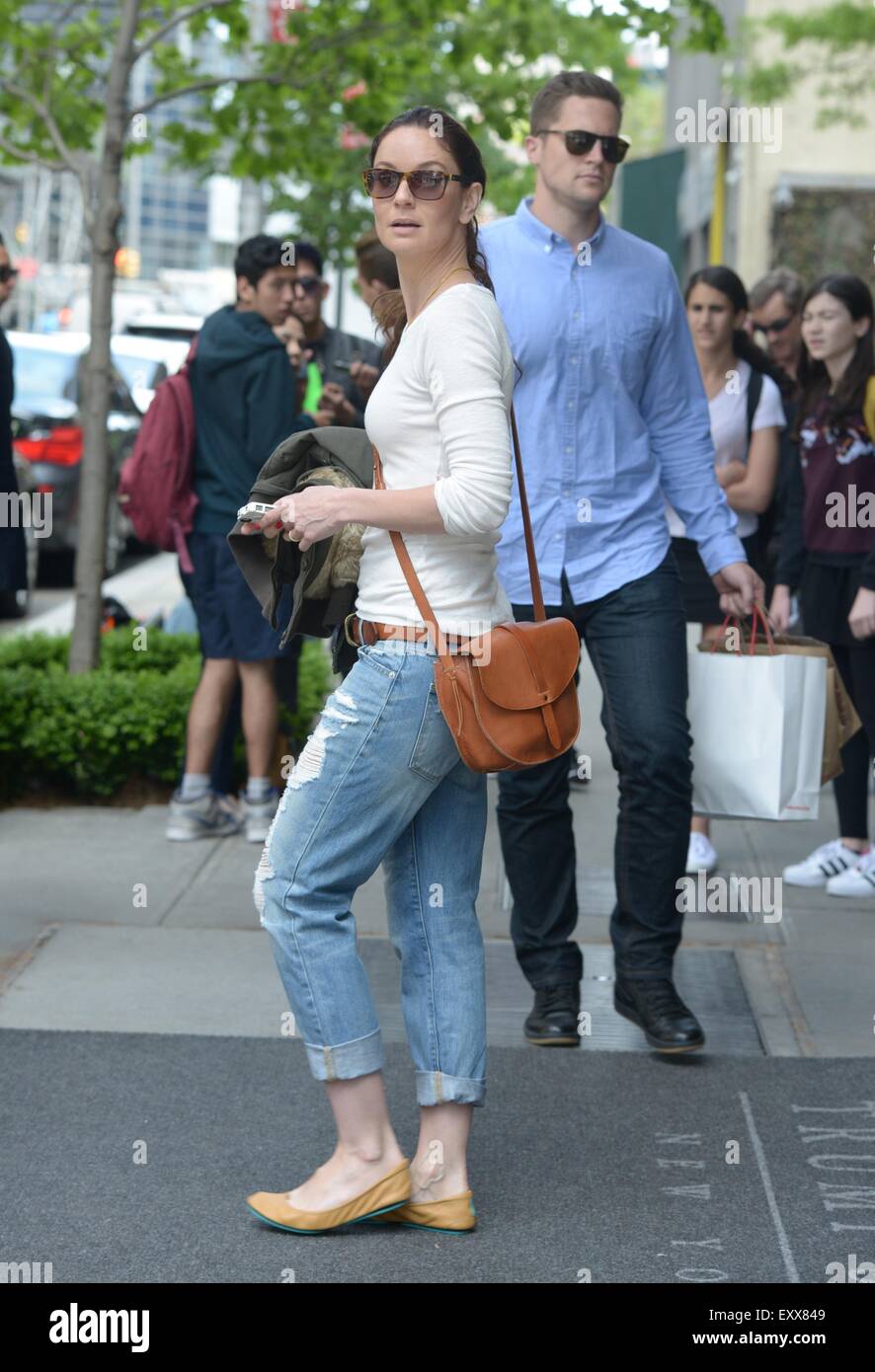 Des stars dehors et environ à Manhattan avec : Sarah Wayne Callies Où : New  York City, New York, United States Quand : 16 mai 2015 Photo Stock - Alamy