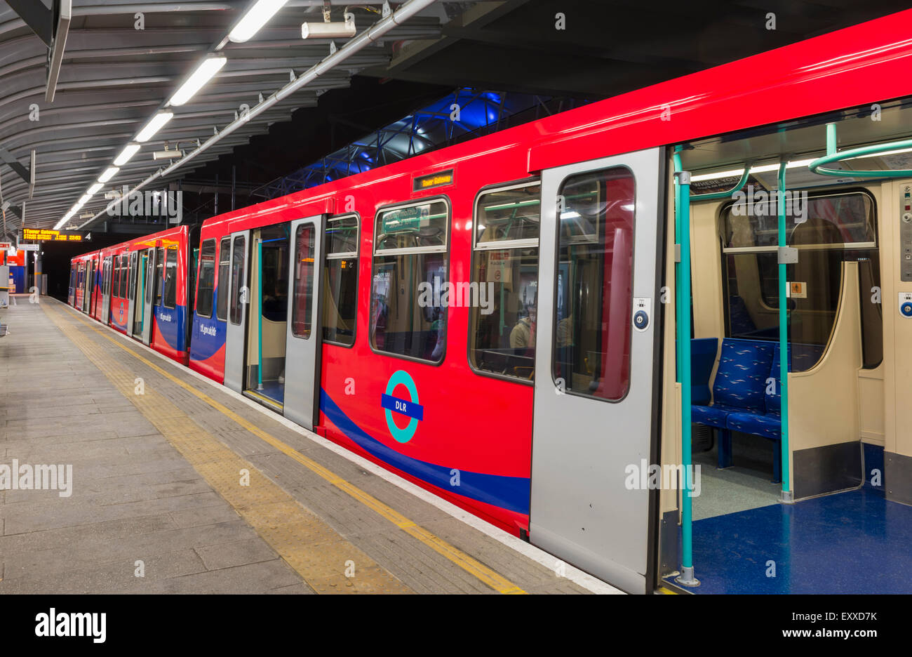 - Docklands Light Railway (DLR) - train à Londres, Angleterre, RU Banque D'Images