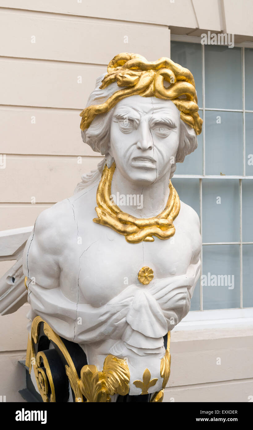 Figure de proue du navire sculpté du HMS implacable dans le National Maritime Museum, Greenwich, London, England, UK Banque D'Images
