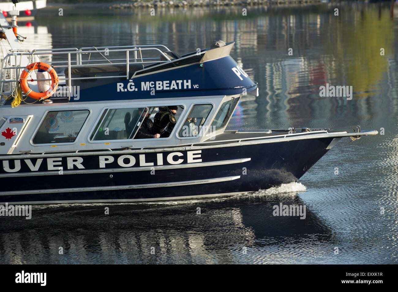 L'Unité maritime de la Police de Vancouver voile R G Mcbeath patrouiller dans False Creek Harbour Banque D'Images