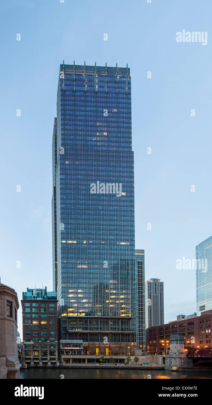 55 North Wacker, un gratte-ciel de 48 étages conçu par Goettsch Partners, a terminé 2010, Chicago, USA. Banque D'Images