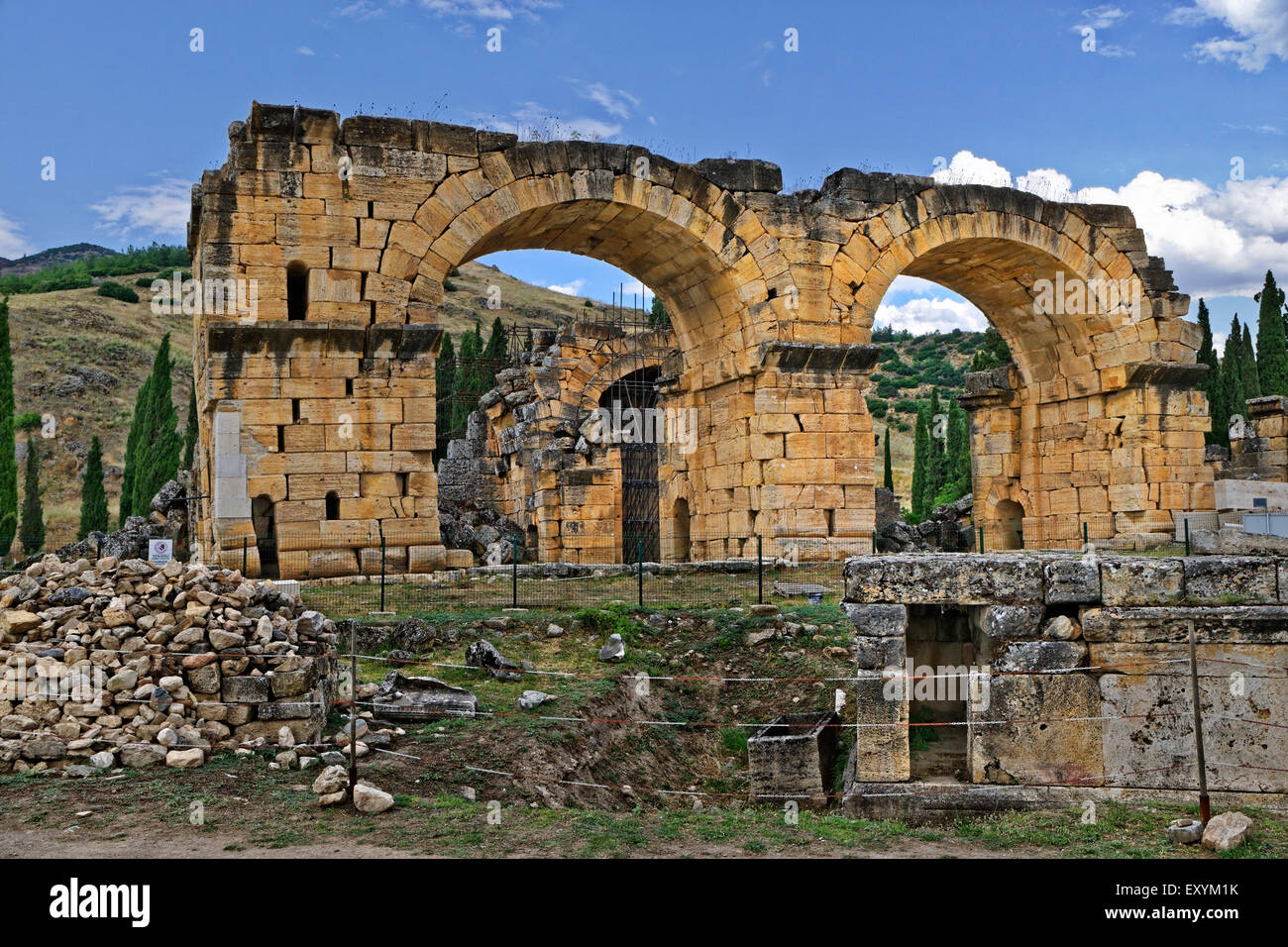 Vestiges de la Basilique Baignoire Chambre à la colonie romaine de Hiérapolis Pamukkale ci-dessus près de Denizli, Turquie. Banque D'Images