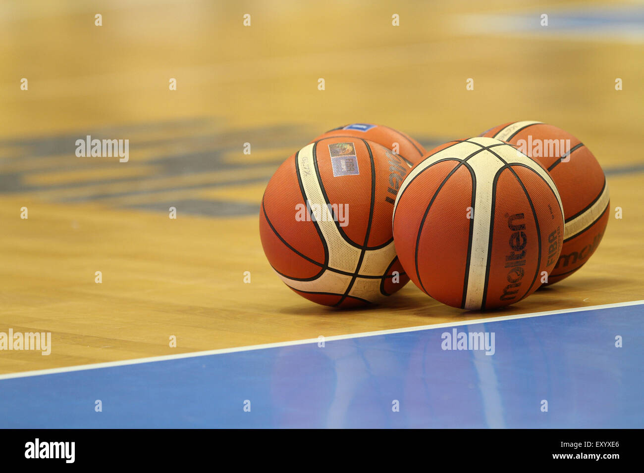 L'ITALIE, Lignano : Balls pendant la demi finale match de basket-ball entre la Lituanie et la Lettonie de l'U20 European Championship Men 2015 Pala Getur sports hall of Lignano le samedi 18 juillet 2015. Banque D'Images