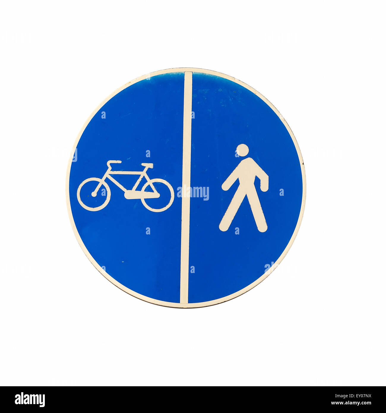 Piste cyclable et sentier pédestre sign on white background Banque D'Images