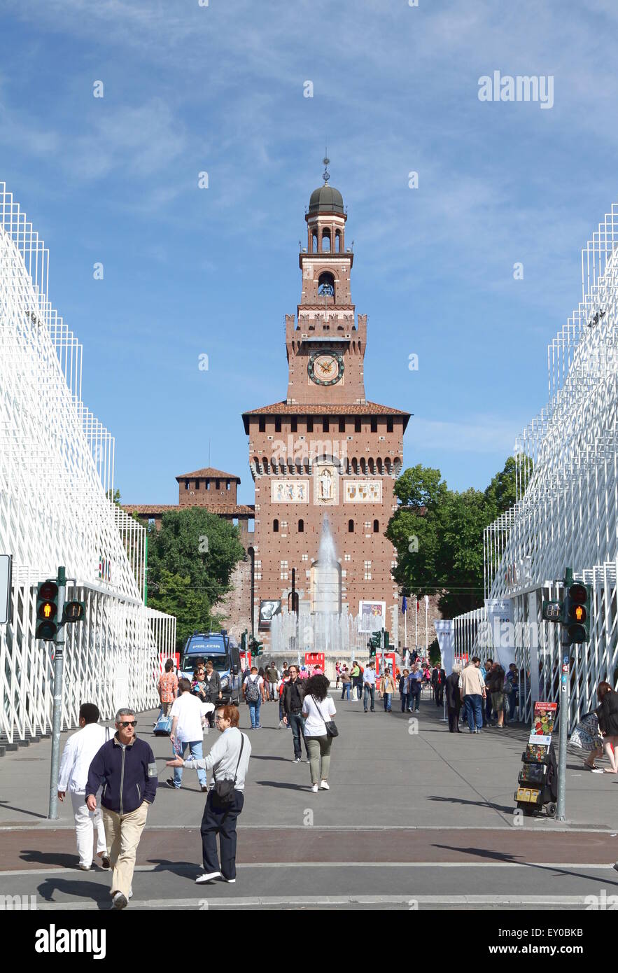 La structure de la porte de l'Expo sur la Piazza Castello, Milan, Italie Banque D'Images