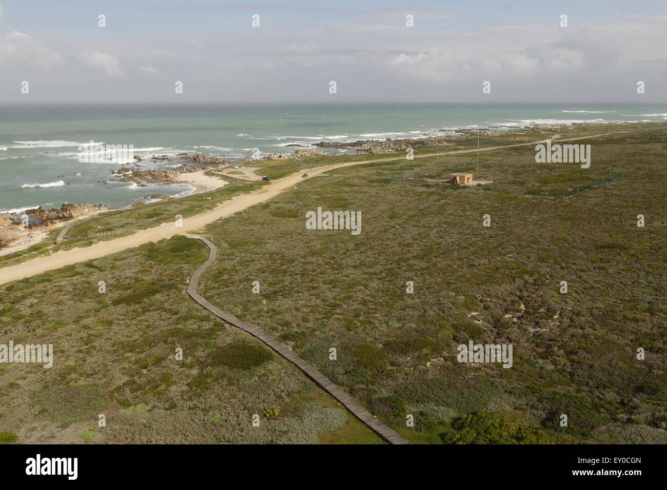Vue aérienne de la promenade menant à la pointe sud de l'Afrique, le cap Agulhas Banque D'Images
