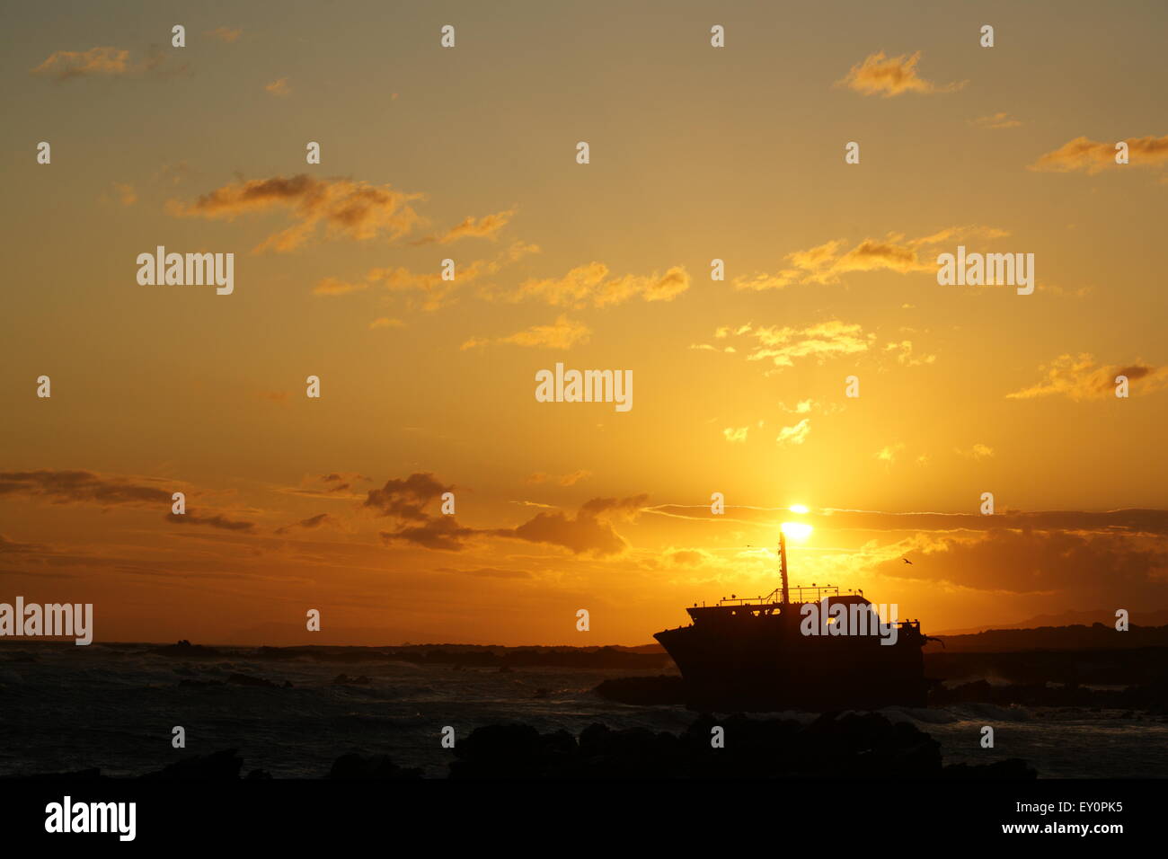 Vue du coucher de soleil du Meisho Maru à cap Agulhas Banque D'Images