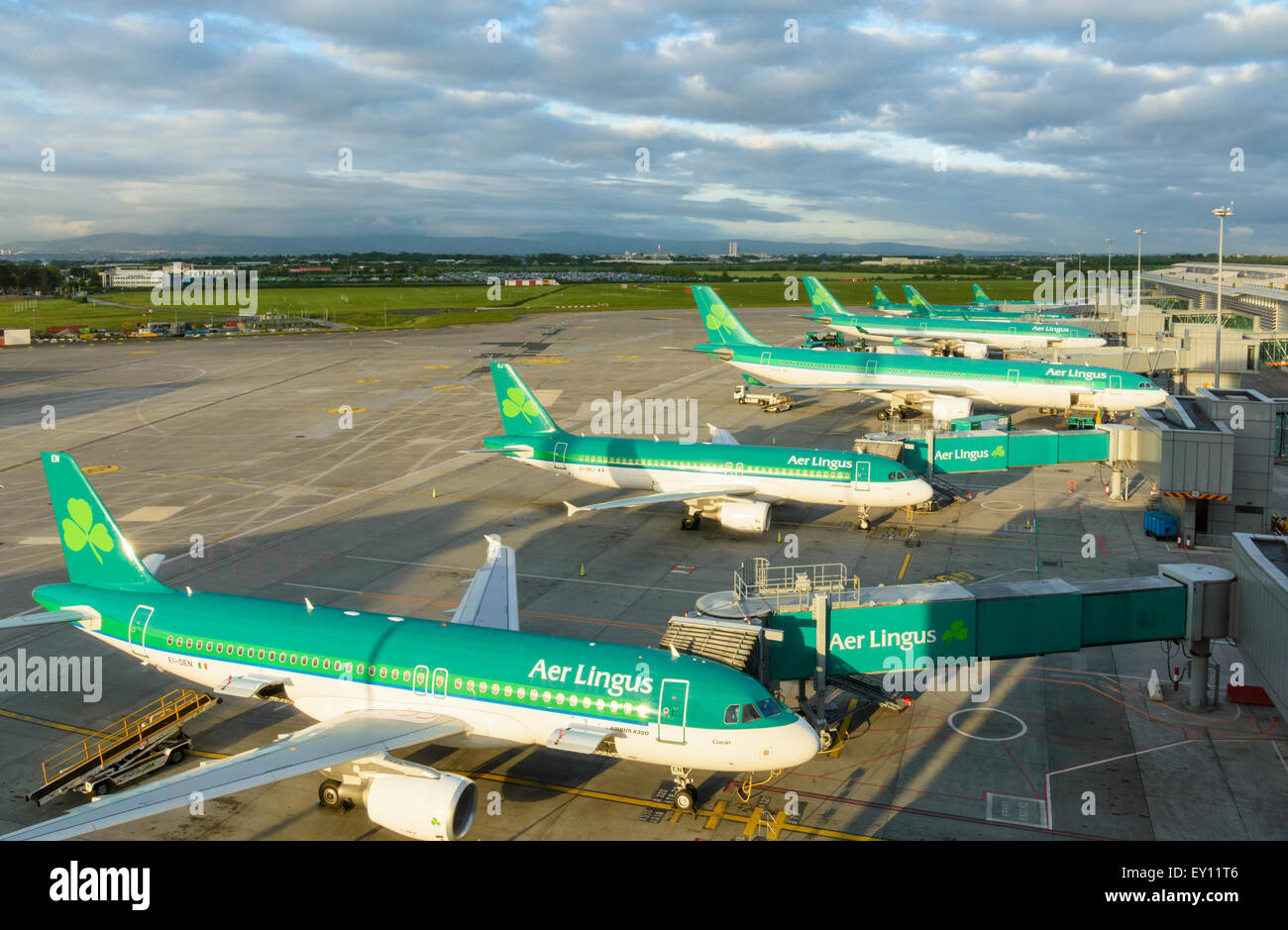 Les avions d'Aer Lingus à l'aéroport de Dublin, Dublin, Irlande Banque D'Images