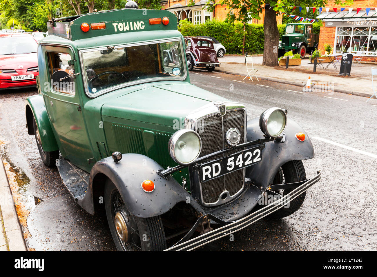 Austin Morris 1934 vert dépanneuse véhicule voiture classique à essence traditionnels anciens véhicules voitures Banque D'Images