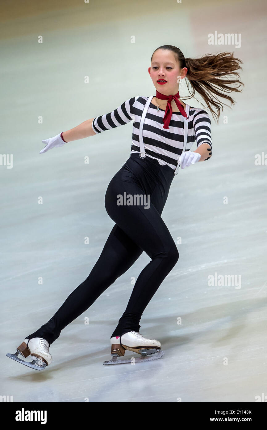 Fille italienne dans la scène en compétition de patinage sur glace Banque D'Images