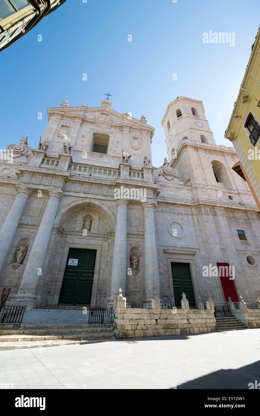 Façade de la cathédrale de Valladolids conçu par Juan de Herrera de style gothique tardif Banque D'Images