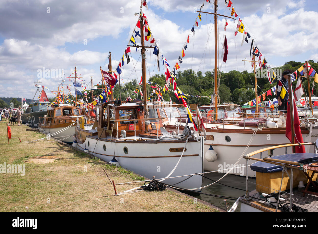 Peu de navires à Dunkerque la Thames Festival de bateau traditionnel, prés de Fawley, Henley on Thames, Oxfordshire, Angleterre Banque D'Images