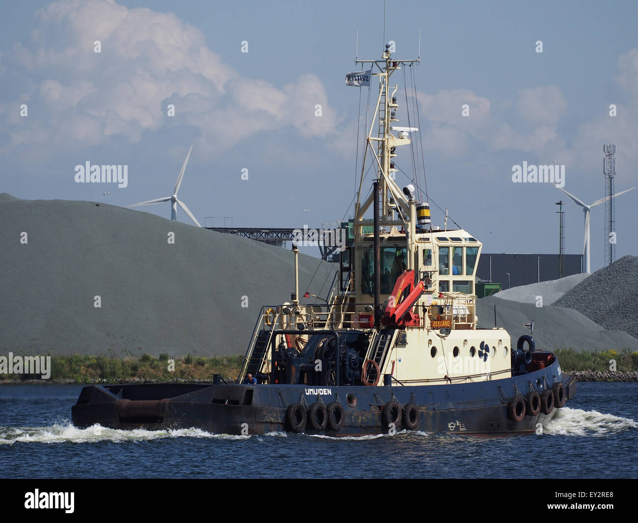 Le porte-conteneurs « Zeeland » (IMO 8117483) est vu dans le port d'Amsterdam, présentant ses opérations de fret et ses capacités de transport maritime dans ce cadre portuaire. Banque D'Images