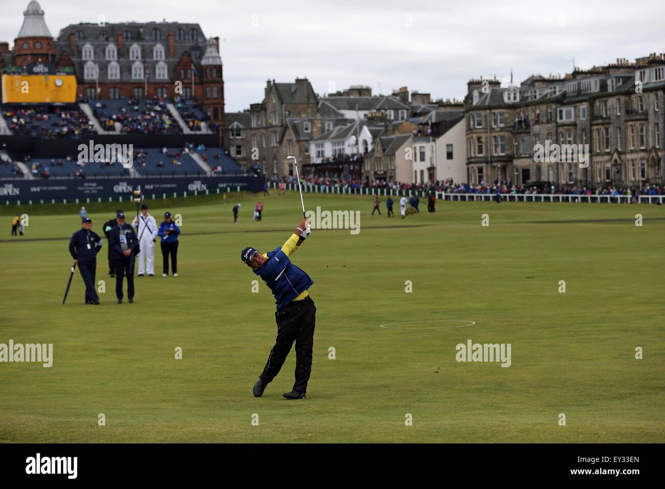 Fife, en Écosse. 19 juillet, 2015. Hideki Matsuyama (JPN) Golf : Hideki Matsuyama du Japon en action sur le 1er trou au cours de la troisième série de la 144e British Open Championship à l'Old Course de St Andrews, dans le Fife, en Écosse . © Koji Aoki/AFLO SPORT/Alamy Live News Banque D'Images