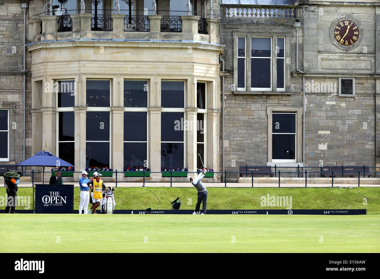 Fife, en Écosse. 20 juillet, 2015. Hideki Matsuyama (JPN) Golf : Hideki Matsuyama Japon de tees off sur le 1er trou lors de la ronde finale du 144e British Open Championship à l'Old Course de St Andrews, dans le Fife, en Écosse . Credit : Koji Aoki/AFLO SPORT/Alamy Live News Banque D'Images