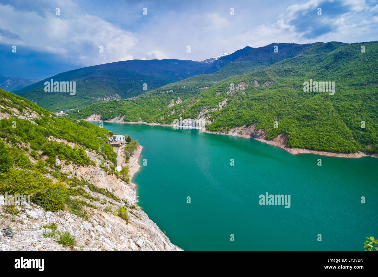 Le lac de Mavrovo, parc national de Mavrovo, Macédoine Banque D'Images