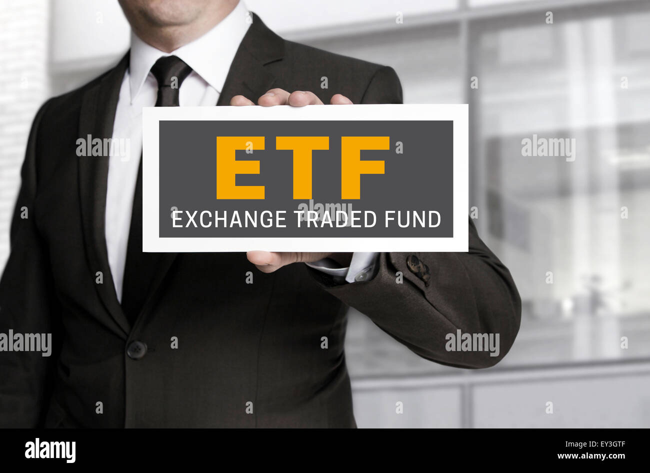 Signe de l'ETF est tenue de l'homme d'arrière-plan. Banque D'Images