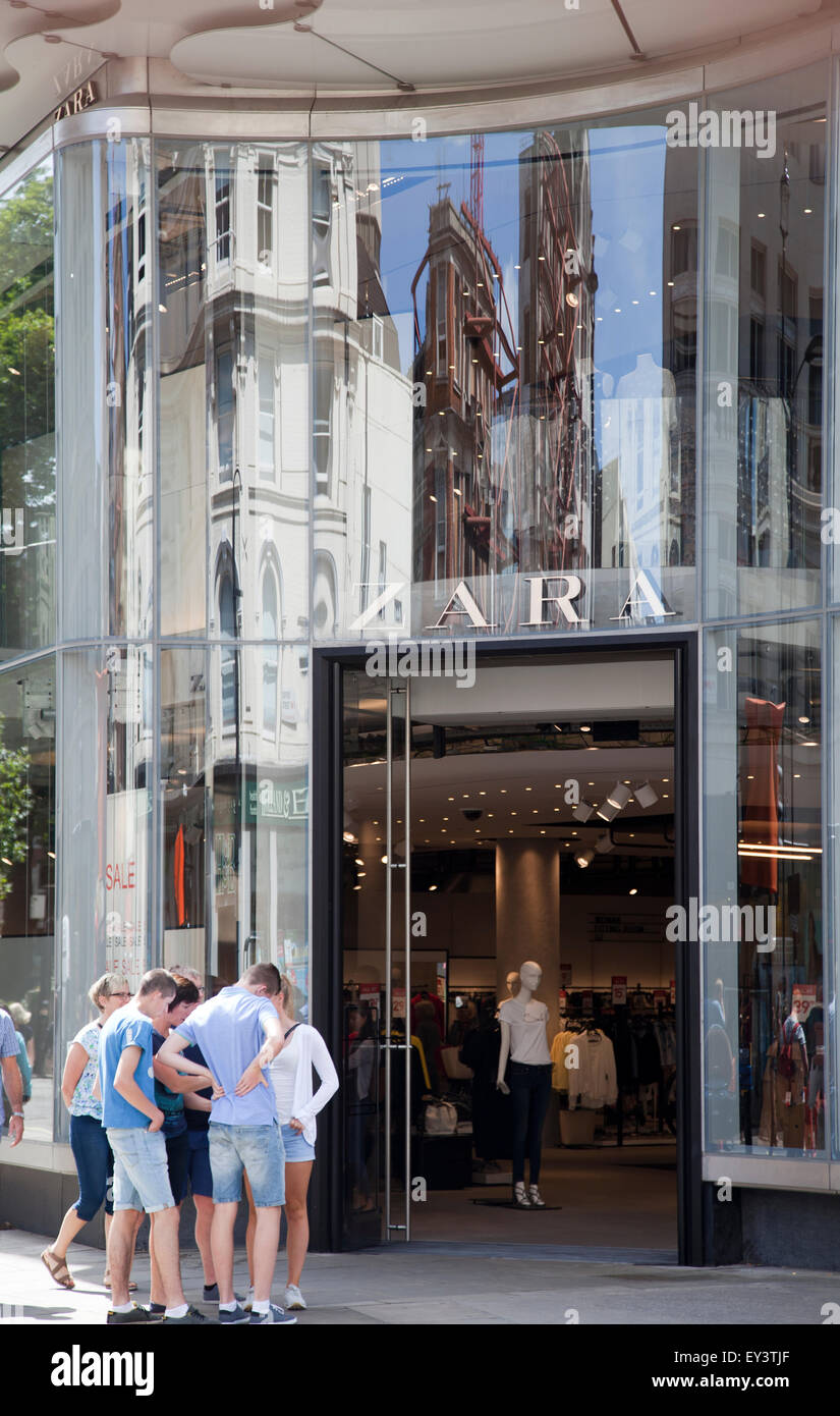 Zara Boutique sur Oxford Street à Londres UK Photo Stock - Alamy