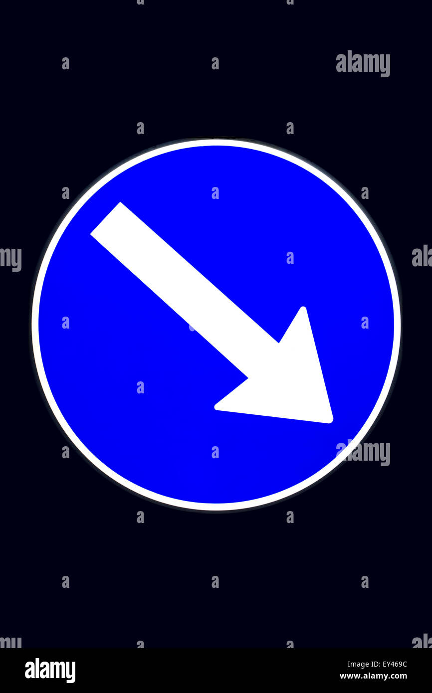 Panneau de signalisation bleu rond Banque de photographies et d’images ...