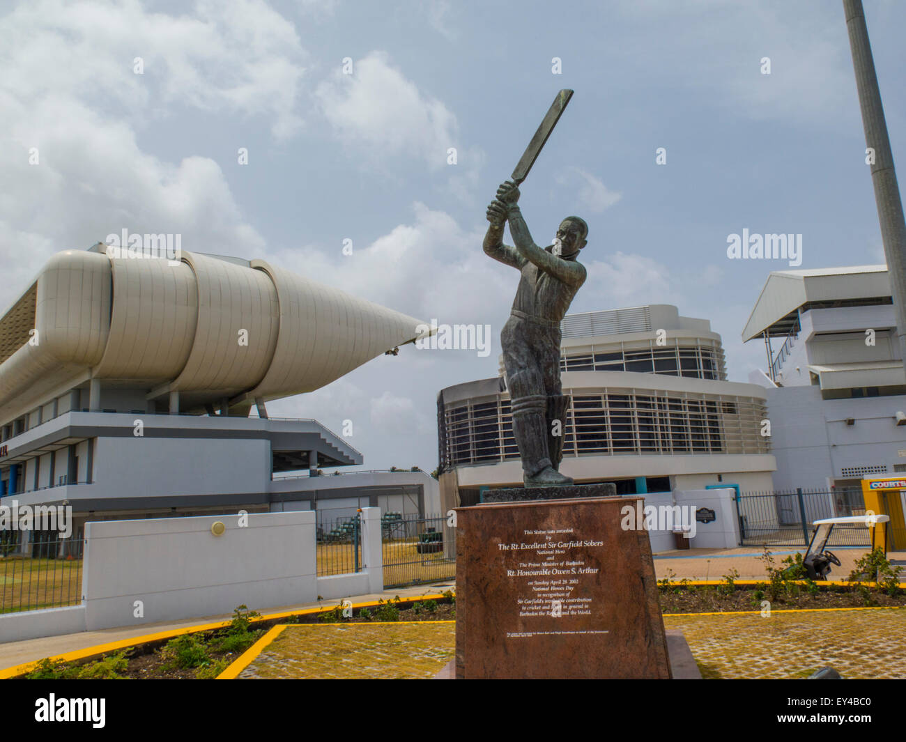 Statue de Sir Garfield Sobers, Kensington Oval Cricket Ground, Bridgetown, Barbade. Banque D'Images