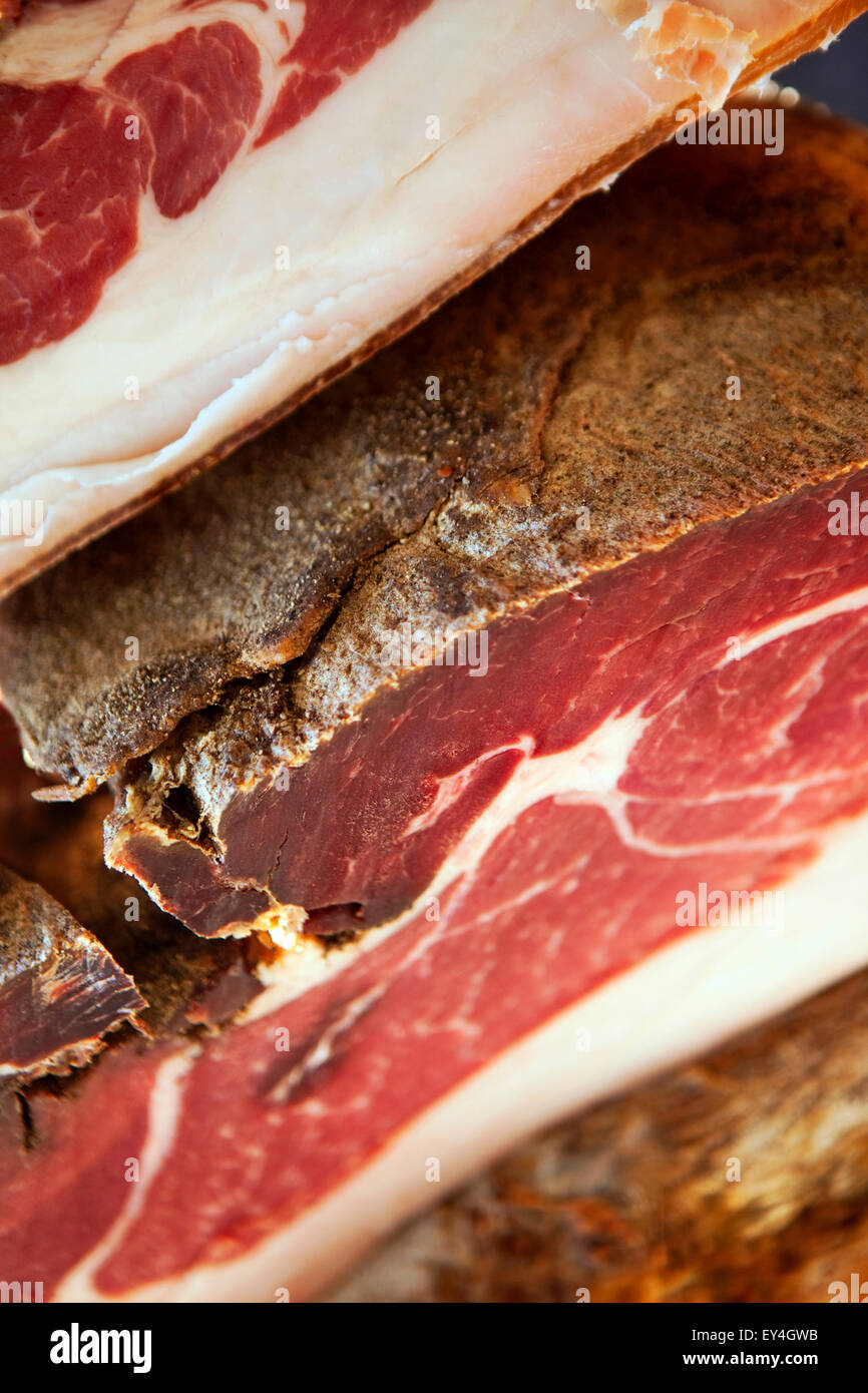 Macro de jambon dans une boucherie Française Banque D'Images