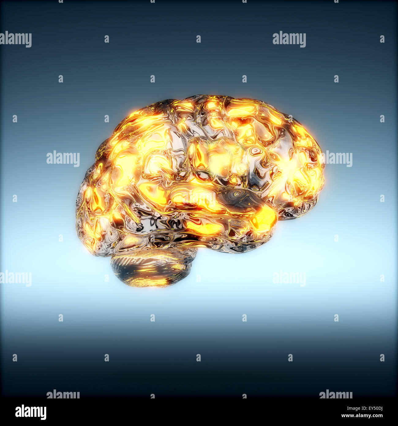 Le rendu 3D du cerveau humain en verre avec lumière rougeoyante des taches. Concept d'un cerveau humain sur fond sombre Banque D'Images