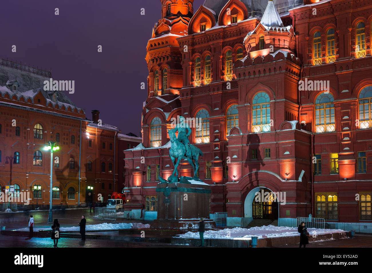 Statue équestre au maréchal Gueorgui Joukov par le Musée Historique de l'État sur place de Moscou Banque D'Images