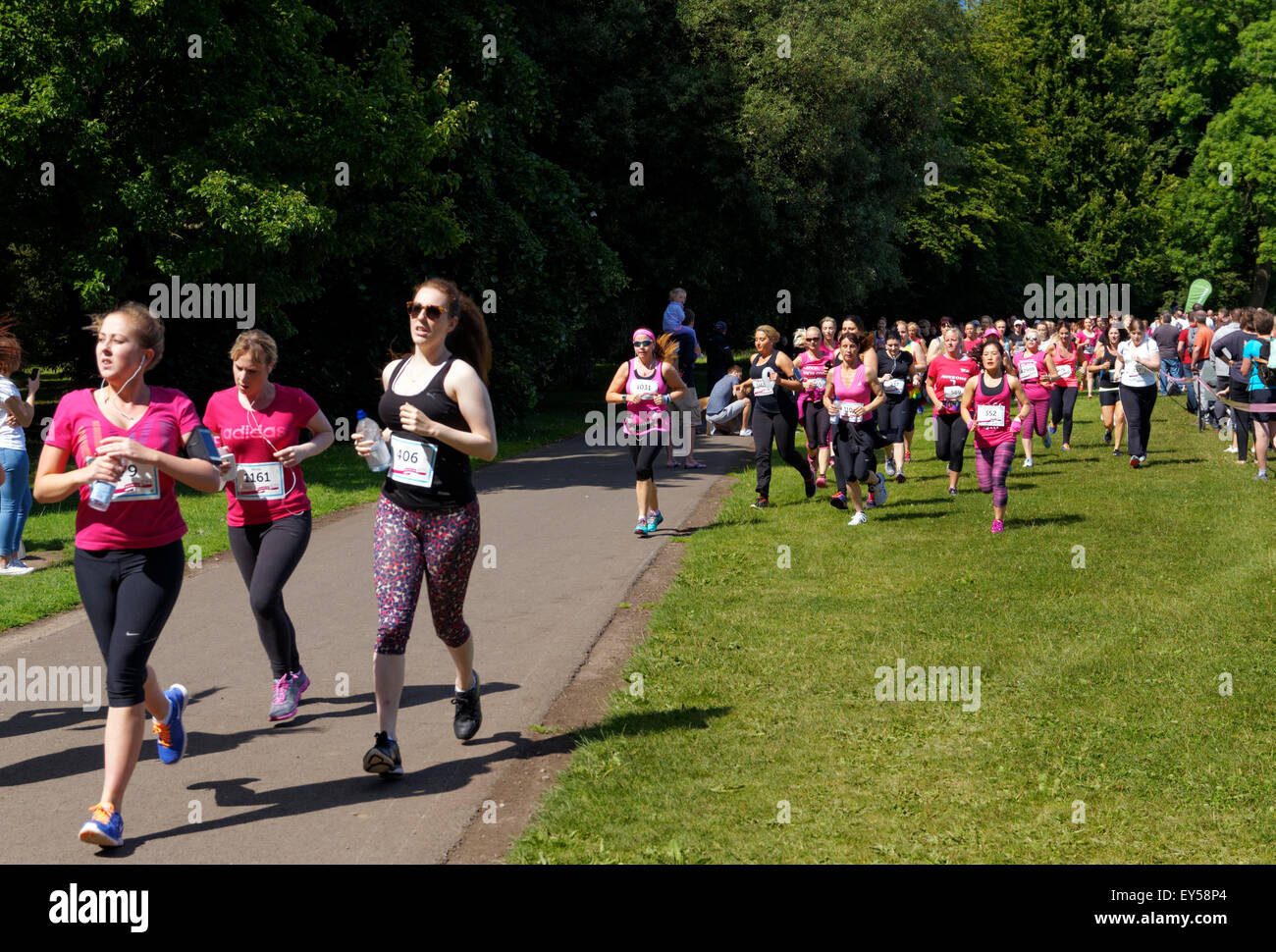 La race pour la vie Le cancer Charity Event, Bute Park, Cardiff, Pays de Galles, Royaume-Uni. Banque D'Images La race pour la vie Le cancer Charity Event, Bute Park, Cardiff, Pays de Galles, Royaume-Uni. Banque D'Images