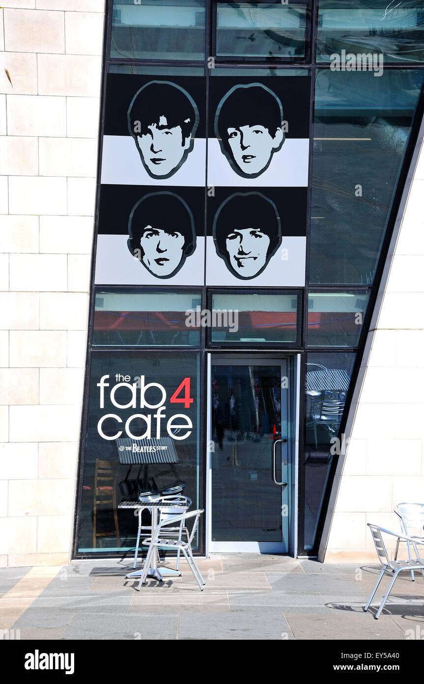 Les Fab Four Cafe dans le Ferry Building à Pier Head, Liverpool, Merseyside, England, UK, Europe de l'Ouest. Banque D'Images