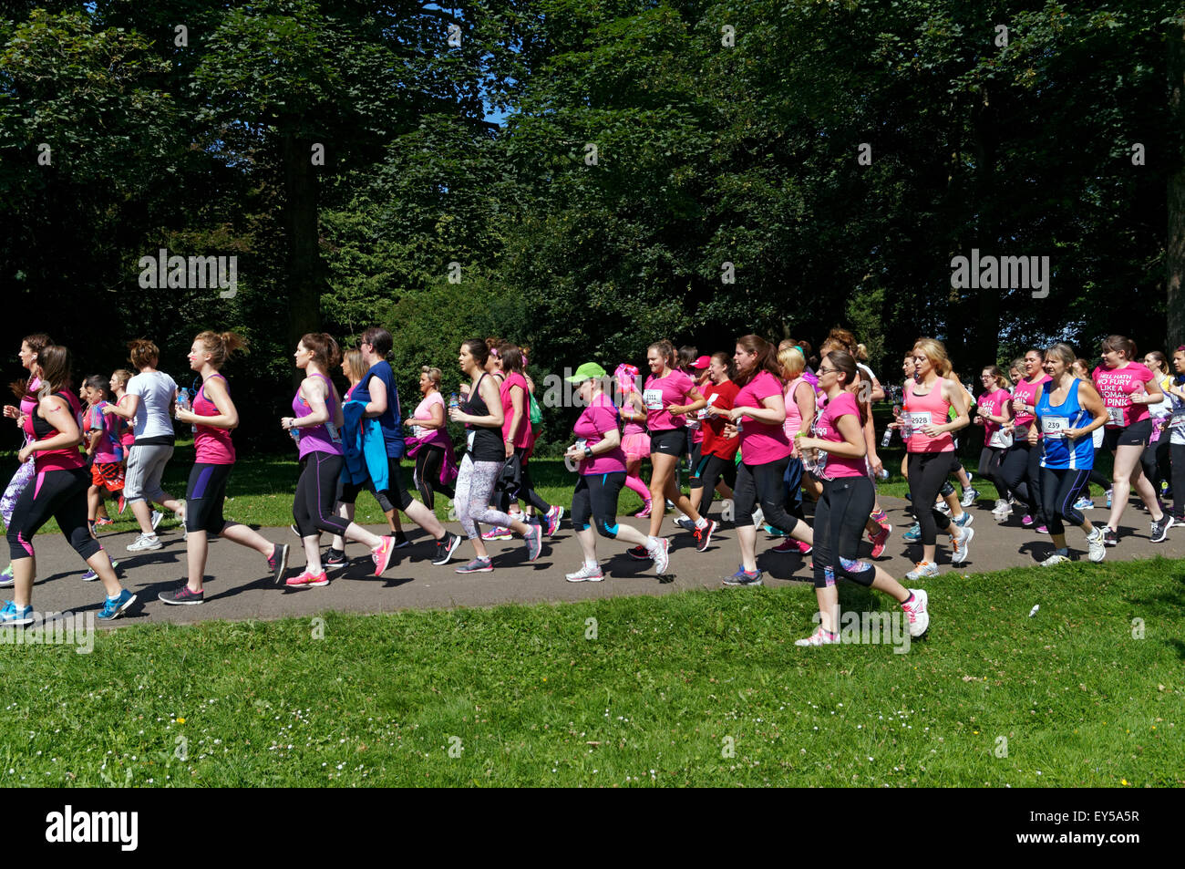 La race pour la vie Le cancer Charity Event, Bute Park, Cardiff, Pays de Galles, Royaume-Uni. Banque D'Images La race pour la vie Le cancer Charity Event, Bute Park, Cardiff, Pays de Galles, Royaume-Uni. Banque D'Images