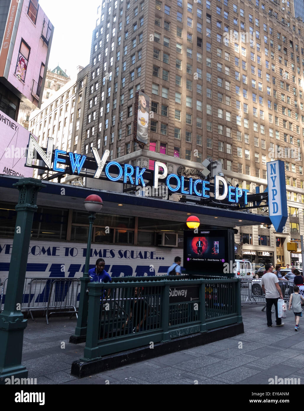 Département de la Police de New York, New York à Times Square la circulation, intersection, ville commerciale, Manhattan, USA. Banque D'Images