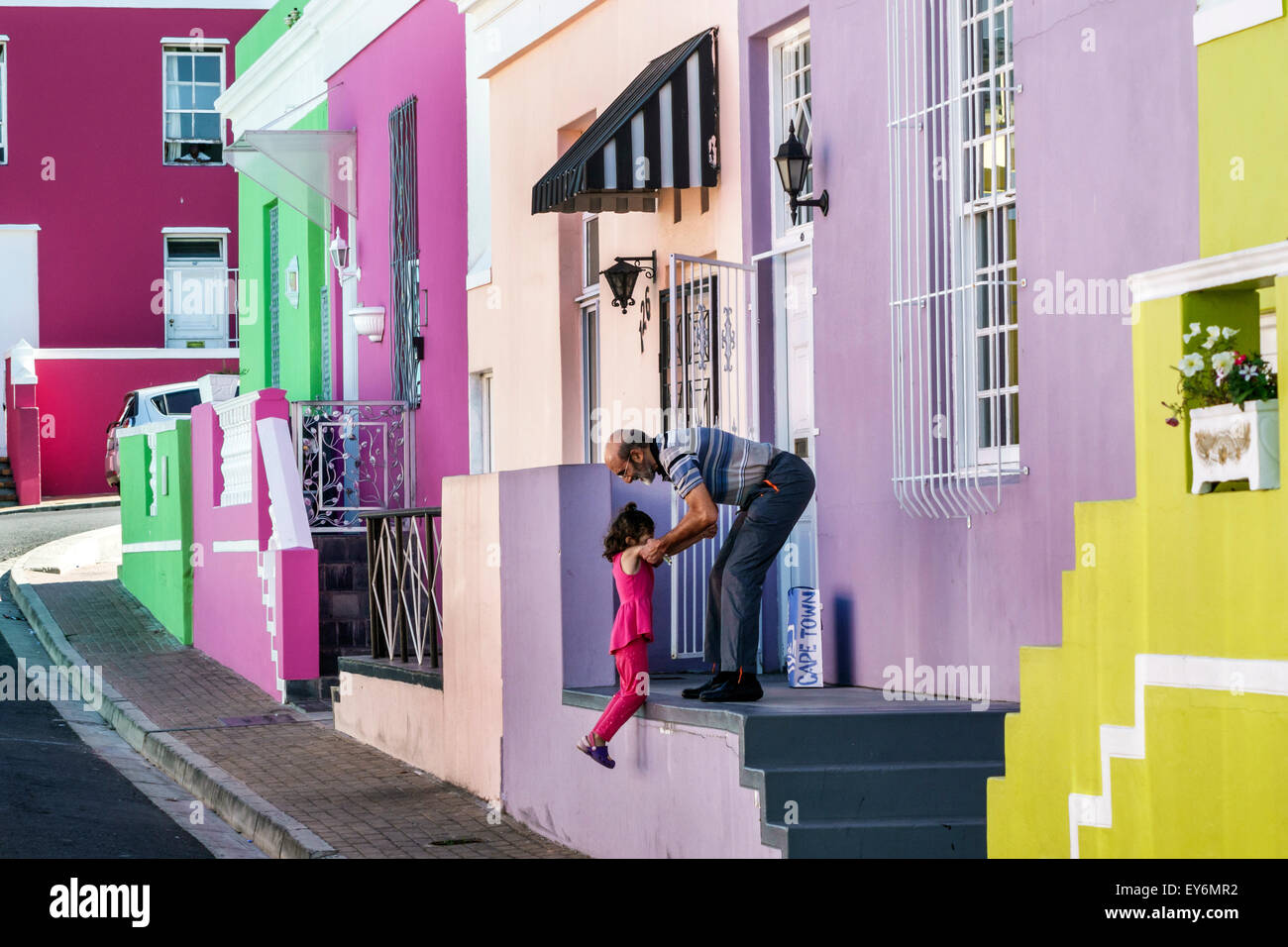 Cape Town Afrique du Sud,Bo-Kaap,Schotsche Kloof,Malay Quarter,musulman,quartier,Chiappini Street,homme hommes hommes,femme femmes,couple,famille famili Banque D'Images