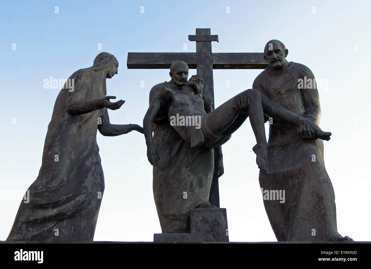 13e les stations de la Croix, le corps de Jésus est déposé de la croix Banque D'Images