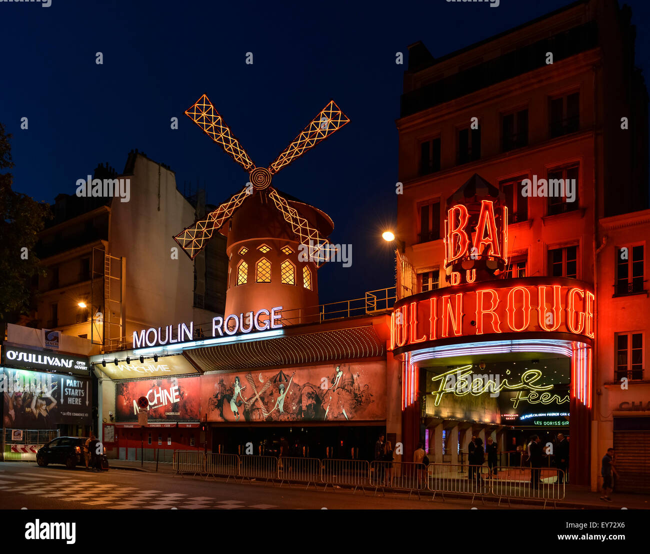 Moulin Rouge la nuit, Pigalle, Montmartre, Paris, France Photo Stock Alamy